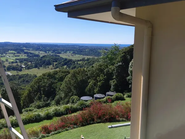 New continuous guttering fitted along a home in the Northern Rivers