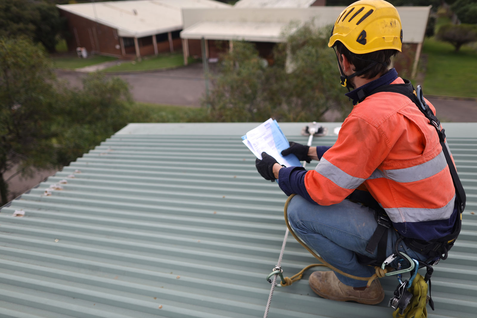 roof leak repairs img